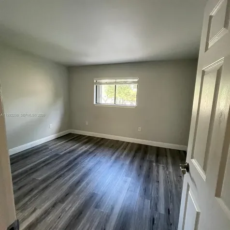 301 Palm Circle E Pembroke Pines FL 33025