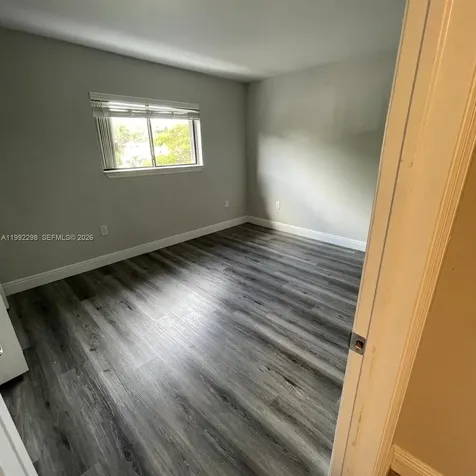 301 Palm Circle E Pembroke Pines FL 33025
