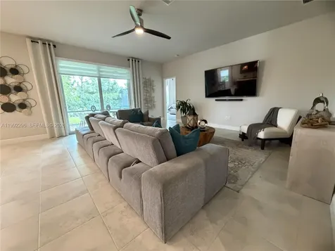 19148 N Broad Shore Walk Loxahatchee FL 33470