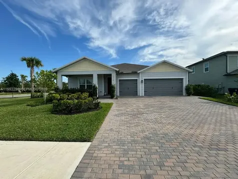 19148 N Broad Shore Walk Loxahatchee FL 33470