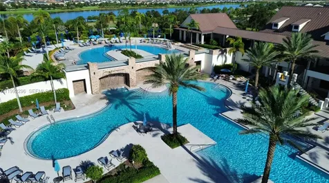 19148 N Broad Shore Walk Loxahatchee FL 33470