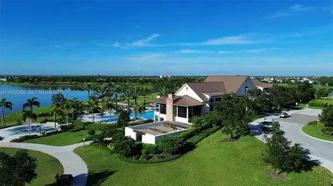 19148 N Broad Shore Walk Loxahatchee FL 33470