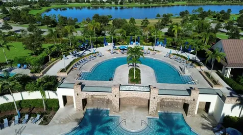 19148 N Broad Shore Walk Loxahatchee FL 33470