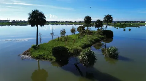 19148 N Broad Shore Walk Loxahatchee FL 33470