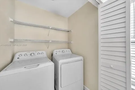 2796 S University Drive Davie FL 33328