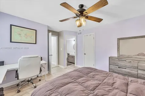 2796 S University Drive Davie FL 33328