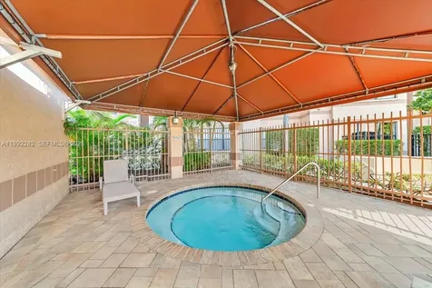 2796 S University Drive Davie FL 33328