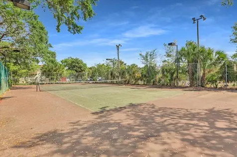 2796 S University Drive Davie FL 33328