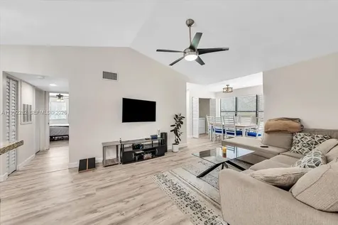 2796 S University Drive Davie FL 33328