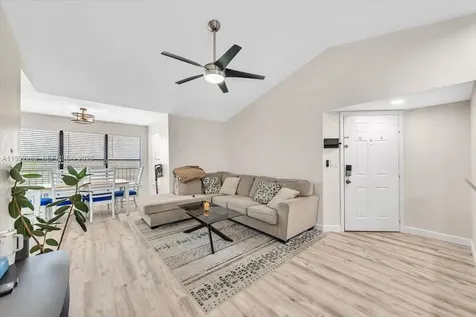 2796 S University Drive Davie FL 33328