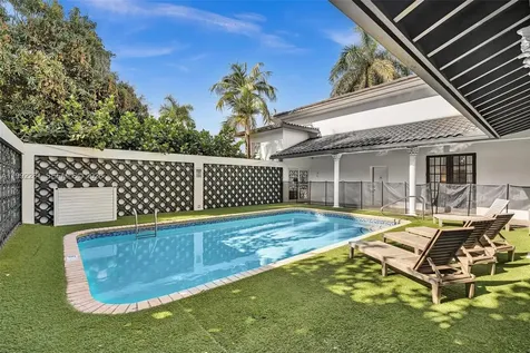472 Sunset Drive Hallandale Beach FL 33009