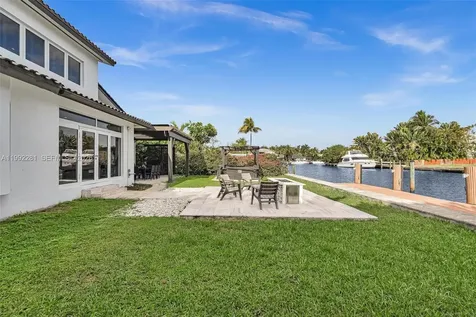 472 Sunset Drive Hallandale Beach FL 33009