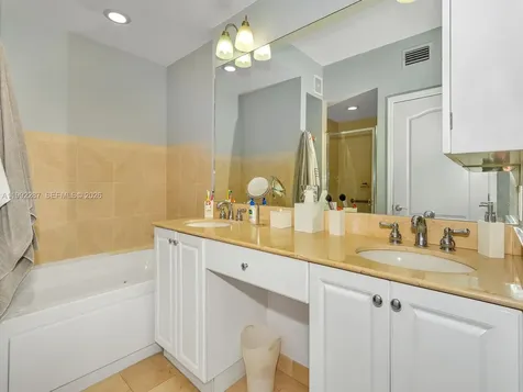 7542 SW 102nd Street Pinecrest FL 33156