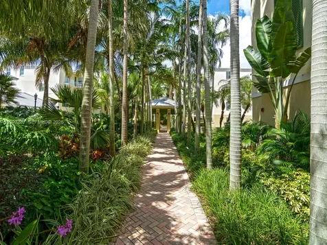 7542 SW 102nd Street Pinecrest FL 33156