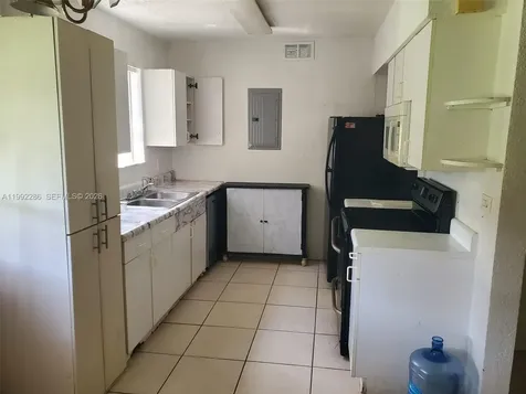 1810 N 62nd Avenue Hollywood FL 33024