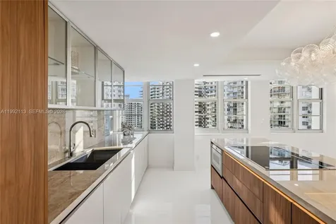 5660 Collins Avenue Miami Beach FL 33140