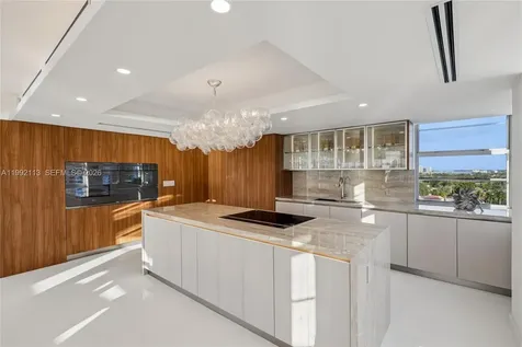 5660 Collins Avenue Miami Beach FL 33140
