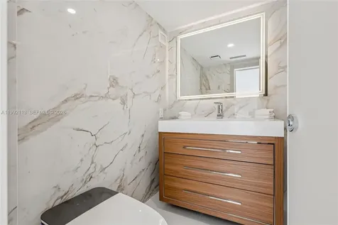 5660 Collins Avenue Miami Beach FL 33140