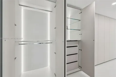 5660 Collins Avenue Miami Beach FL 33140
