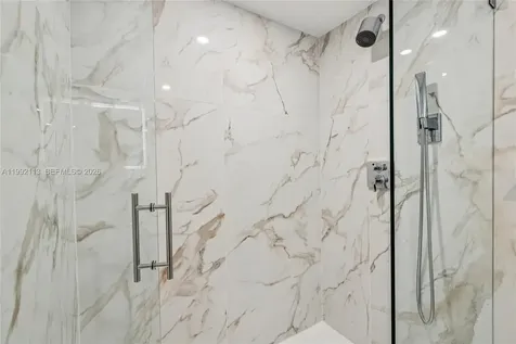 5660 Collins Avenue Miami Beach FL 33140