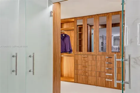 5660 Collins Avenue Miami Beach FL 33140