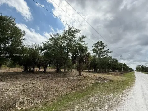 335 & 345 S Kennel Street Clewiston FL 33440
