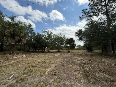 335 & 345 S Kennel Street Clewiston FL 33440