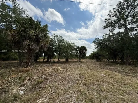 335 & 345 S Kennel Street Clewiston FL 33440