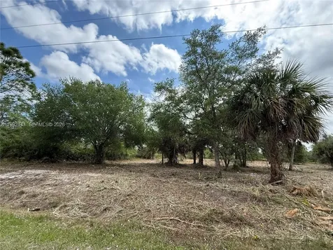 335 & 345 S Kennel Street Clewiston FL 33440