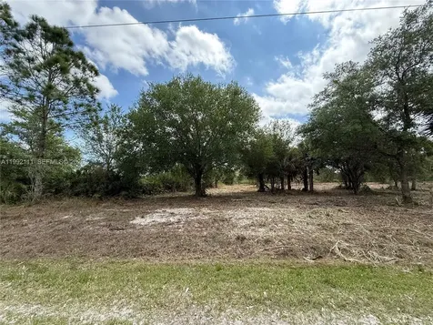 335 & 345 S Kennel Street Clewiston FL 33440