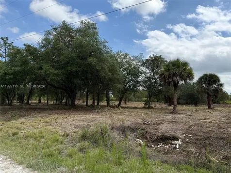 335 & 345 S Kennel Street Clewiston FL 33440