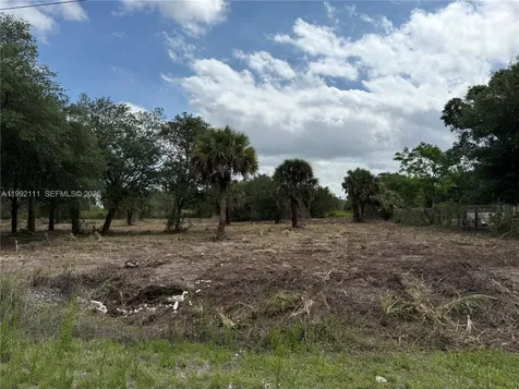 335 & 345 S Kennel Street Clewiston FL 33440
