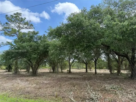 335 & 345 S Kennel Street Clewiston FL 33440