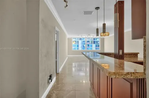 5401 Collins Avenue Miami Beach FL 33140
