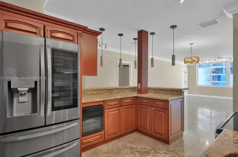 5401 Collins Avenue Miami Beach FL 33140