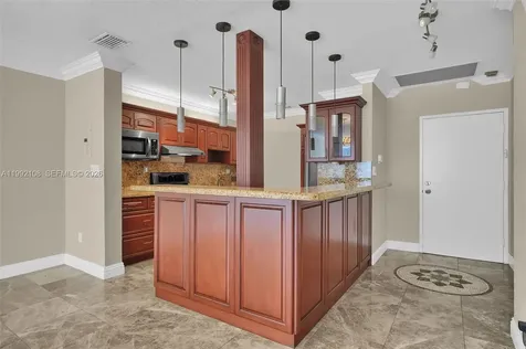 5401 Collins Avenue Miami Beach FL 33140