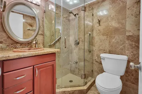 5401 Collins Avenue Miami Beach FL 33140