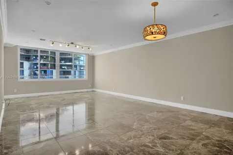 5401 Collins Avenue Miami Beach FL 33140