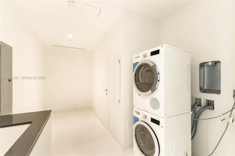 300 Biscayne Boulevard Way Miami FL 33131