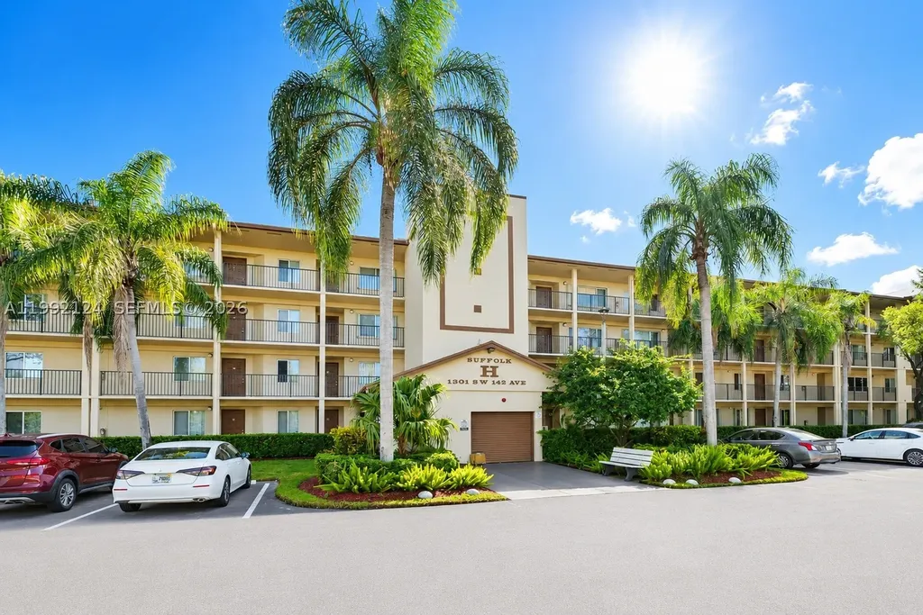 1301 SW 142nd Avenue Pembroke Pines FL 33027