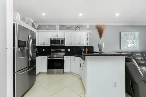 7929 NW 200th Terrace Hialeah FL 33015