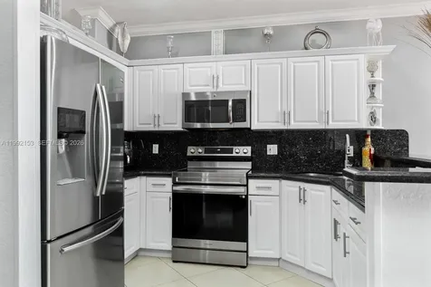 7929 NW 200th Terrace Hialeah FL 33015