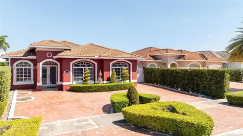 7929 NW 200th Terrace Hialeah FL 33015
