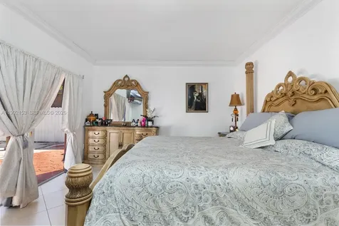 7929 NW 200th Terrace Hialeah FL 33015