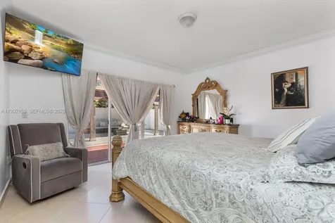 7929 NW 200th Terrace Hialeah FL 33015