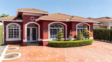 7929 NW 200th Terrace Hialeah FL 33015