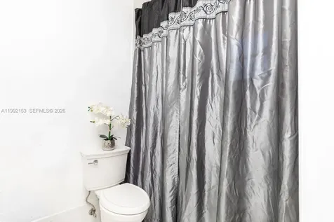 7929 NW 200th Terrace Hialeah FL 33015