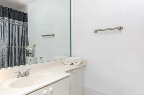 7929 NW 200th Terrace Hialeah FL 33015