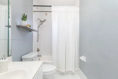 7929 NW 200th Terrace Hialeah FL 33015