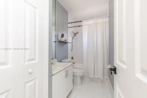 7929 NW 200th Terrace Hialeah FL 33015